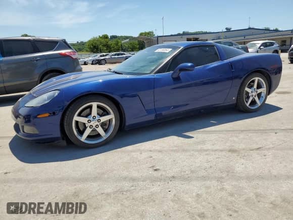 2006 Chevrolet Corvette с VIN 1G1YY26U465122463, выставлен на аукционе Copart как лот 60156064 с пробегом 31 298 миль миль и Списание • Salvage title. История ставок и продаж доступна на DreamBid. Изображение 1.