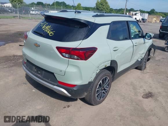 2025 Chevrolet TrailBlazer LT z VIN KL79MRSL2SB002022, wystawiony jako IAAI lot #42689666 z przebiegiem 9 429 mil mil oraz . Historia ofert i sprzedaży dostępna na DreamBid. Obrazek 4.