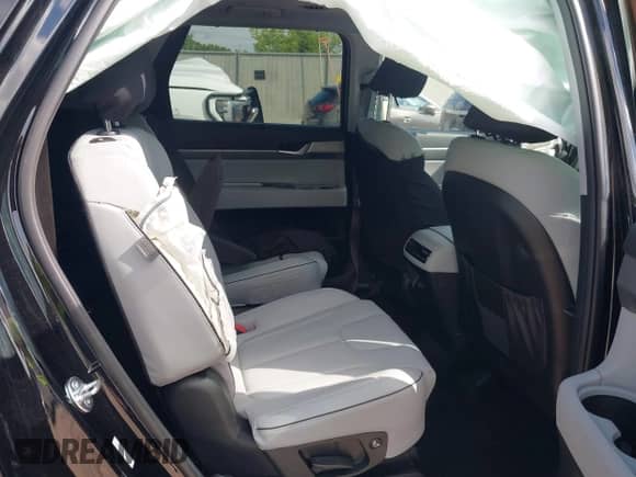 2025 Hyundai Palisade SEL Premium z VIN KM8R4DGE3SU909829, wystawiony jako IAAI lot #43021073 z przebiegiem 10 471 mil mil oraz . Historia ofert i sprzedaży dostępna na DreamBid. Obrazek 8.