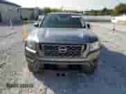 2022 Nissan Frontier SV с VIN 1N6ED1EK2NN639658, выставлен на аукционе Copart как лот 80914255 с пробегом 56 138 миль миль и Списание • Salvage title. История ставок и продаж доступна на DreamBid. Изображение 5.