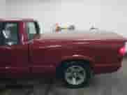 2003 Chevrolet S-10 LS z VIN 1GCCS19H138142854, wystawiony jako IAAI lot #41395488 z przebiegiem 81 537 mil mil oraz . Historia ofert i sprzedaży dostępna na DreamBid. Obrazek 19.