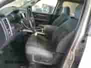 2016 Ram 1500 Big Horn z VIN 3C6RR7LT1GG163720, wystawiony jako Copart lot #80637745 z przebiegiem 135 907 mil mil oraz Szkoda całkowita • Salvage title. Historia ofert i sprzedaży dostępna na DreamBid. Obrazek 7.