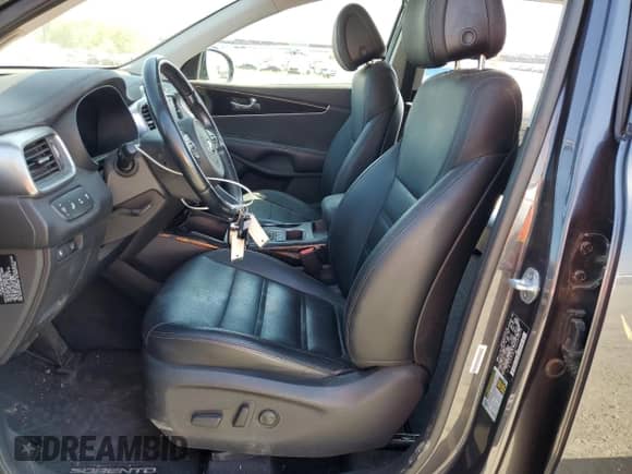 2016 Kia Sorento EX с VIN 5XYPHDA13GG020575, выставлен на аукционе Copart как лот 81833385 с пробегом 103 043 миль миль и Списание • Salvage title. История ставок и продаж доступна на DreamBid. Изображение 7.