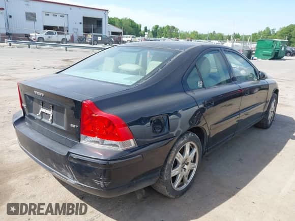 2005 Volvo S60 с VIN YV1RS592552481260, выставлен на аукционе IAAI как лот 42048549 с пробегом 164 491 миль миль и . История ставок и продаж доступна на DreamBid. Изображение 4.