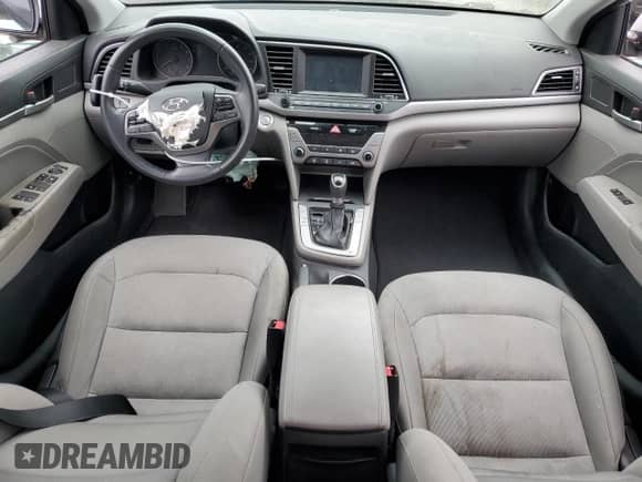 2017 Hyundai Elantra SE z VIN KMHD84LF2HU146837, wystawiony jako Copart lot #90523625 z przebiegiem 122 249 mil mil oraz Czysty tytuł • Clean title. Historia ofert i sprzedaży dostępna na DreamBid. Obrazek 8.