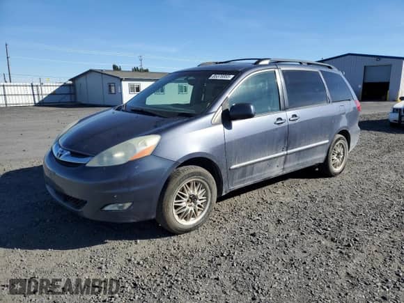 2006 Toyota Sienna XLE z VIN 5TDBA22C26S069416, wystawiony jako Copart lot #85376955 z przebiegiem 226 222 mil mil oraz Czysty tytuł • Clean title. Historia ofert i sprzedaży dostępna na DreamBid. Obrazek 1.