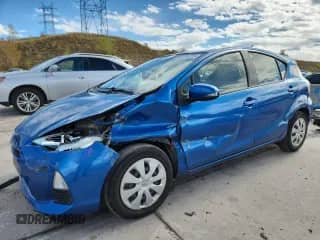 2014 Toyota Prius Two z VIN JTDKDTB33E1571683, wystawiony jako Copart lot #86134675 z przebiegiem 101 404 mil mil oraz Szkoda całkowita • Salvage title. Historia ofert i sprzedaży dostępna na DreamBid. Obrazek 1.