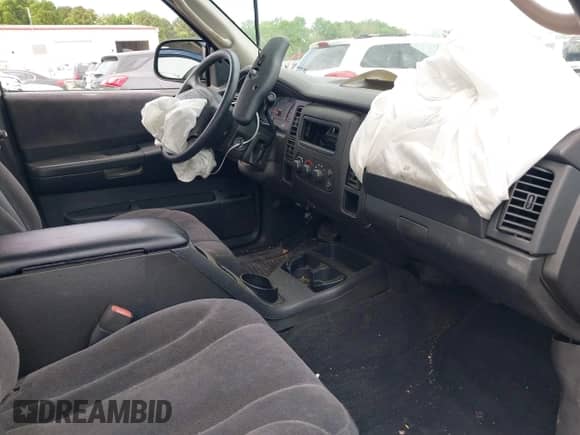 2002 Dodge Dakota SLT with VIN 1B7HL48N62S716393, listed as a IAAI auction lot 42038313 with 194,912 mi miles and . Bid and sale history available at DreamBid. Image 5.