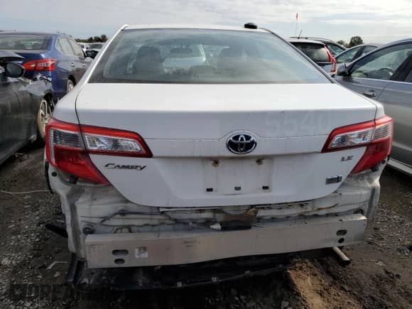 2012 Toyota Camry XLE z VIN 4T1BD1FK5CU054012, wystawiony jako Copart lot #85195425 z przebiegiem 451 292 mil mil oraz Szkoda całkowita • Salvage title. Historia ofert i sprzedaży dostępna na DreamBid. Obrazek 6.