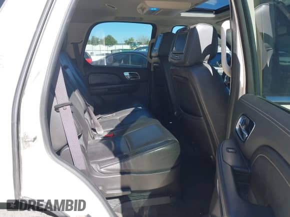 2013 Cadillac Escalade z VIN 1GYS3FEJ8DR211799, wystawiony jako IAAI lot #41751690 z przebiegiem 162 992 mil mil oraz . Historia ofert i sprzedaży dostępna na DreamBid. Obrazek 8.