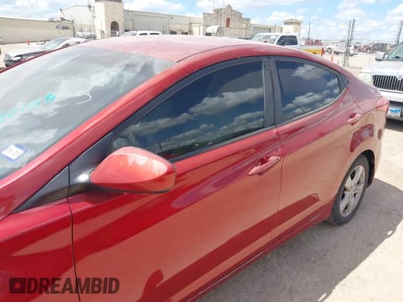 2011 Hyundai Elantra GLS z VIN KMHDH4AE1BU087670, wystawiony jako IAAI lot #42620153 z przebiegiem 204 523 mil mil oraz . Historia ofert i sprzedaży dostępna na DreamBid. Obrazek 6.
