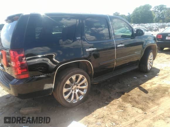 2007 Chevrolet Tahoe LTZ z VIN 1GNFK13067R280753, wystawiony jako IAAI lot #42661799 z przebiegiem 241 819 mil mil oraz . Historia ofert i sprzedaży dostępna na DreamBid. Obrazek 4.