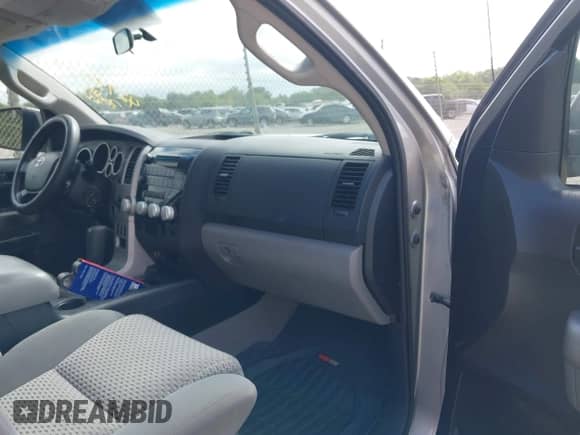 2008 Toyota Tundra with VIN 5TBDV54198S502395, listed as a IAAI auction lot 42979839 with 284,781 mi miles and . Bid and sale history available at DreamBid. Image 5.