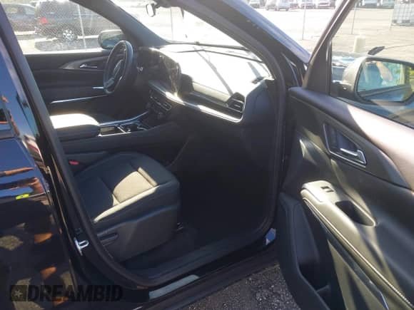 2025 Chevrolet Traverse FWD LT with VIN 1GNERGRS2SJ250689, listed as a IAAI auction lot 43265846 with 3,747 mi miles and . Bid and sale history available at DreamBid. Image 5.