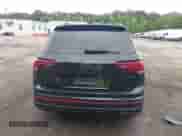 2022 Volkswagen Tiguan SE R-Line Black z VIN 3VV8B7AX7NM165468, wystawiony jako IAAI lot #43027085 z przebiegiem 90 871 mil mil oraz . Historia ofert i sprzedaży dostępna na DreamBid. Obrazek 16.