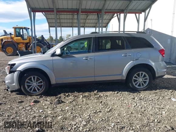 2017 Dodge Journey SXT z VIN 3C4PDCBG3HT602789, wystawiony jako IAAI lot #43486576 z przebiegiem 198 339 mil mil oraz . Historia ofert i sprzedaży dostępna na DreamBid. Obrazek 14.