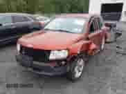 2012 Jeep Compass Sport z VIN 1C4NJDBB9CD675271, wystawiony jako IAAI lot #43279710 z przebiegiem 147 817 mil mil oraz . Historia ofert i sprzedaży dostępna na DreamBid. Obrazek 6.