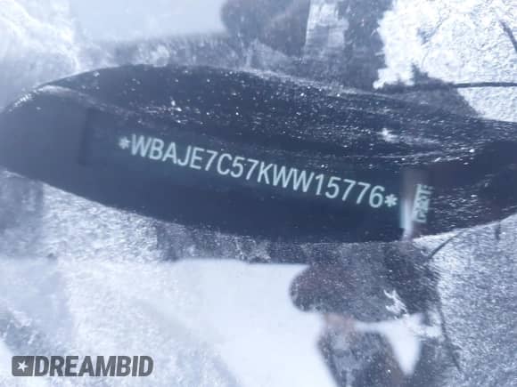 2019 BMW 5 Series 540i xDrive z VIN WBAJE7C57KWW15776, wystawiony jako IAAI lot #41089486 z przebiegiem 116 264 mil mil oraz . Historia ofert i sprzedaży dostępna na DreamBid. Obrazek 17.