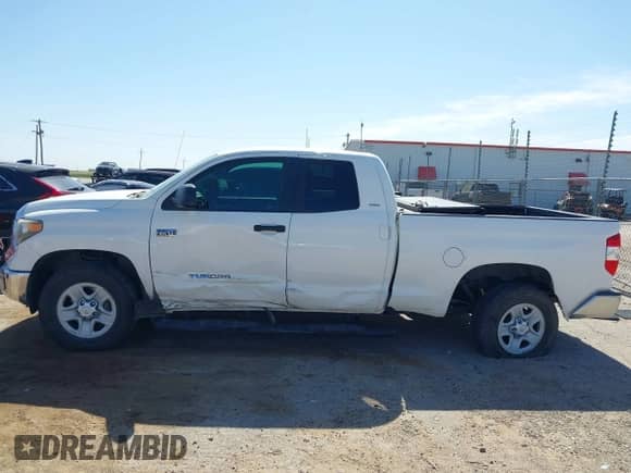 2018 Toyota Tundra SR с VIN 5TFUW5F18JX747478, выставлен на аукционе IAAI как лот 42315962 с пробегом 72 271 миль миль и . История ставок и продаж доступна на DreamBid. Изображение 14.