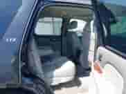 2013 Chevrolet Tahoe LTZ z VIN 1GNSKCE03DR110465, wystawiony jako IAAI lot #42886751 z przebiegiem 190 183 mil mil oraz . Historia ofert i sprzedaży dostępna na DreamBid. Obrazek 8.