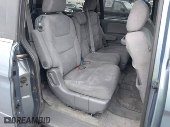 2006 Honda Odyssey EX z VIN 5FNRL38416B086145, wystawiony jako IAAI lot #42626011 z przebiegiem 240 382 mil mil oraz . Historia ofert i sprzedaży dostępna na DreamBid. Obrazek 8.