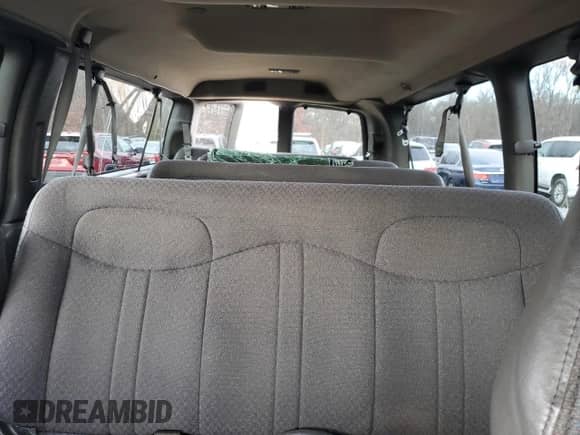 2002 Chevrolet Express с VIN 1GAHG39R121100096, выставлен на аукционе Copart как лот 84198674 с пробегом Не указан миль и Списание • Salvage title. История ставок и продаж доступна на DreamBid. Изображение 10.