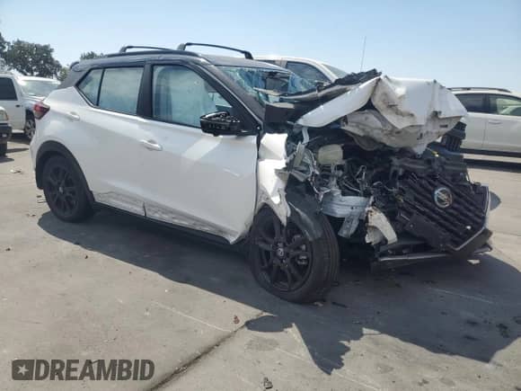 2021 Nissan Kicks SR z VIN 3N1CP5DV6ML499930, wystawiony jako Copart lot #71098005 z przebiegiem 39 042 mil mil oraz Szkoda całkowita • Salvage title. Historia ofert i sprzedaży dostępna na DreamBid. Obrazek 4.