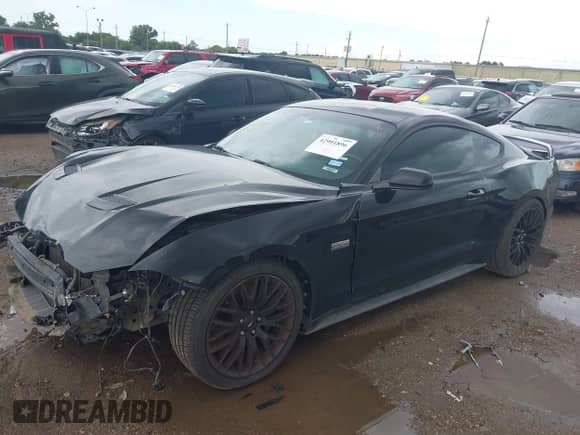 2018 Ford Mustang GT z VIN 1FA6P8CF5J5123212, wystawiony jako IAAI lot #42991896 z przebiegiem 97 579 mil mil oraz . Historia ofert i sprzedaży dostępna na DreamBid. Obrazek 2.