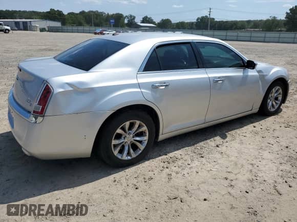 2012 Chrysler 300 C с VIN 2C3CCAETXCH242506, выставлен на аукционе Copart как лот 71114885 с пробегом 162 587 миль миль и Чистый • Clean title. История ставок и продаж доступна на DreamBid. Изображение 3.