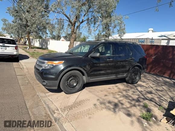 2013 Ford Explorer z VIN 1FM5K7B95DGB79570, wystawiony jako Copart lot #84998585 z przebiegiem 147 651 mil mil oraz Czysty tytuł • Clean title. Historia ofert i sprzedaży dostępna na DreamBid. Obrazek 2.