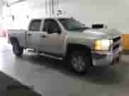 2011 Chevrolet Silverado 3500HD SRW LT z VIN 1GC4K0C83BF221444, wystawiony jako Copart lot #65460995 z przebiegiem 168 217 mil mil oraz Czysty tytuł • Clean title. Historia ofert i sprzedaży dostępna na DreamBid. Obrazek 4.