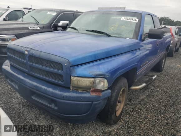 1997 Dodge 1500 z VIN 3B7HC13Y0VG803346, wystawiony jako Copart lot #74382424 z przebiegiem 184 793 mil mil oraz Szkoda całkowita • Salvage title. Historia ofert i sprzedaży dostępna na DreamBid. Obrazek 1.