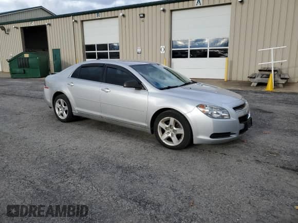 2012 Chevrolet Malibu 1LS z VIN 1G1ZB5E09CF286447, wystawiony jako Copart lot #82565885 z przebiegiem 110 793 mil mil oraz Szkoda całkowita • Salvage title. Historia ofert i sprzedaży dostępna na DreamBid. Obrazek 4.