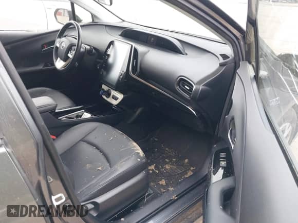 2018 Toyota Prius Plus z VIN JTDKARFP7J3083814, wystawiony jako IAAI lot #42511795 z przebiegiem 138 255 mil mil oraz . Historia ofert i sprzedaży dostępna na DreamBid. Obrazek 5.