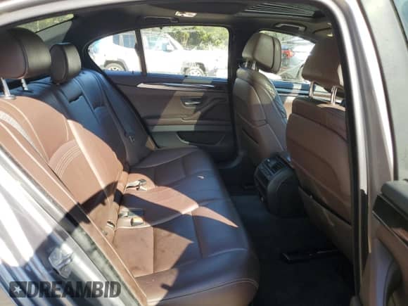 2016 BMW 5 Series 550i z VIN WBAKN9C51GD962751, wystawiony jako Copart lot #84439695 z przebiegiem 162 491 mil mil oraz Szkoda całkowita • Salvage title. Historia ofert i sprzedaży dostępna na DreamBid. Obrazek 10.