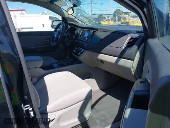 2016 Kia Sedona L с VIN KNDMA5C15G6113143, выставлен на аукционе IAAI как лот 42894713 с пробегом 153 946 миль миль и . История ставок и продаж доступна на DreamBid. Изображение 5.