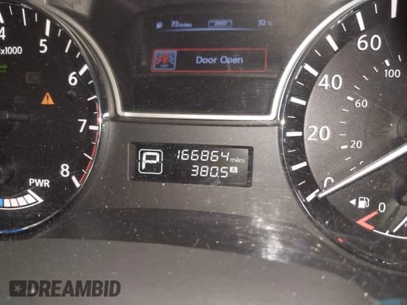 2014 Nissan Pathfinder Platinum Hybrid with VIN 5N1CR2MM2EC661154, listed as a IAAI auction lot 42629726 with 166,864 mi miles and . Bid and sale history available at DreamBid. Image 7.