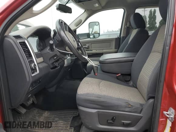 2010 Dodge 2500 SLT z VIN 3D7UT2CL8AG106967, wystawiony jako Copart lot #71100875 z przebiegiem 176 824 mil mil oraz Szkoda całkowita • Salvage title. Historia ofert i sprzedaży dostępna na DreamBid. Obrazek 7.