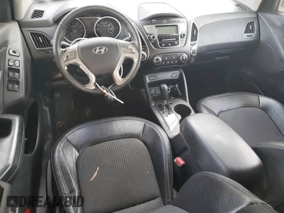 2013 Hyundai Tucson GLS z VIN KM8JUCACXDU692474, wystawiony jako Copart lot #71500255 z przebiegiem 318 361 mil mil oraz Czysty tytuł • Clean title. Historia ofert i sprzedaży dostępna na DreamBid. Obrazek 8.