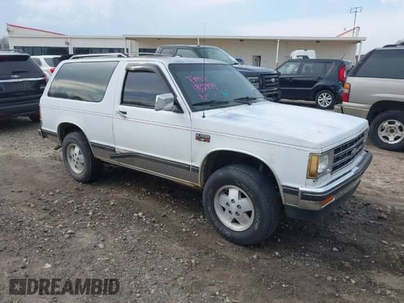 1988 Chevrolet Blazer с VIN 1GNCT18Z1J0182779, выставлен на аукционе IAAI как лот 41799629 с пробегом 244 716 миль миль и . История ставок и продаж доступна на DreamBid. Изображение 1.