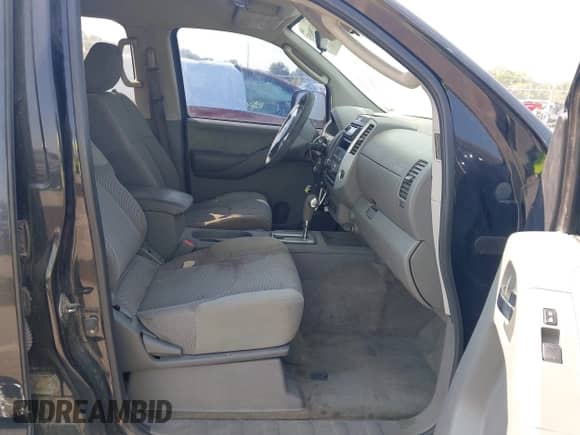 2010 Nissan Frontier LE z VIN 1N6AD0EV3AC415842, wystawiony jako IAAI lot #43199455 z przebiegiem Nie podano mil oraz . Historia ofert i sprzedaży dostępna na DreamBid. Obrazek 5.