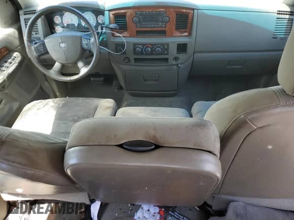 2006 Dodge 2500 SLT z VIN 3D7KS28D06G114452, wystawiony jako Copart lot #60856604 z przebiegiem 206 793 mil mil oraz Czysty tytuł • Clean title. Historia ofert i sprzedaży dostępna na DreamBid. Obrazek 8.