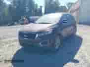 2017 Kia Sorento LX z VIN 5XYPG4A34HG211802, wystawiony jako IAAI lot #43358867 z przebiegiem 166 374 mil mil oraz . Historia ofert i sprzedaży dostępna na DreamBid. Obrazek 2.