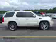 2011 Cadillac Escalade Premium with VIN 1GYS4CEF2BR128390, listed as a IAAI auction lot 43371073 with 321,583 mi miles and . Bid and sale history available at DreamBid. Image 13.