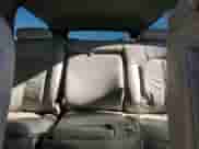 2002 Chevrolet Suburban LT z VIN 1GNEC16TX2J197977, wystawiony jako Copart lot #82352935 z przebiegiem Nie podano mil oraz Czysty tytuł • Clean title. Historia ofert i sprzedaży dostępna na DreamBid. Obrazek 10.