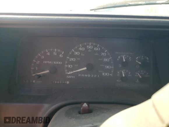 1998 GMC Sierra 1500 z VIN 1GTEC14W2WZ549558, wystawiony jako Copart lot #76294734 z przebiegiem 183 039 mil mil oraz Szkoda całkowita • Salvage title. Historia ofert i sprzedaży dostępna na DreamBid. Obrazek 9.