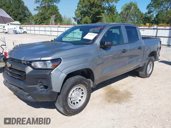 2024 Chevrolet Colorado 2WD Work Truck z VIN 1GCGSBEC0R1204795, wystawiony jako IAAI lot #43440322 z przebiegiem 18 314 mil mil oraz . Historia ofert i sprzedaży dostępna na DreamBid. Obrazek 2.