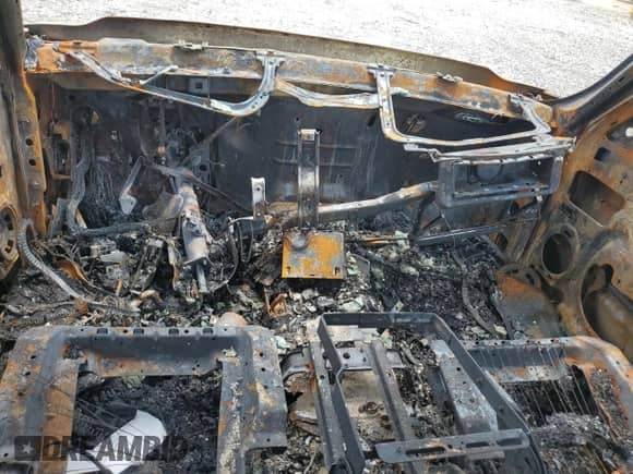 2006 Chevrolet Silverado 1500 Work Truck с VIN 3GCEK14V46G184021, выставлен на аукционе Copart как лот 65233325 с пробегом Не указан миль и На запчасти • Non repairable. История ставок и продаж доступна на DreamBid. Изображение 8.