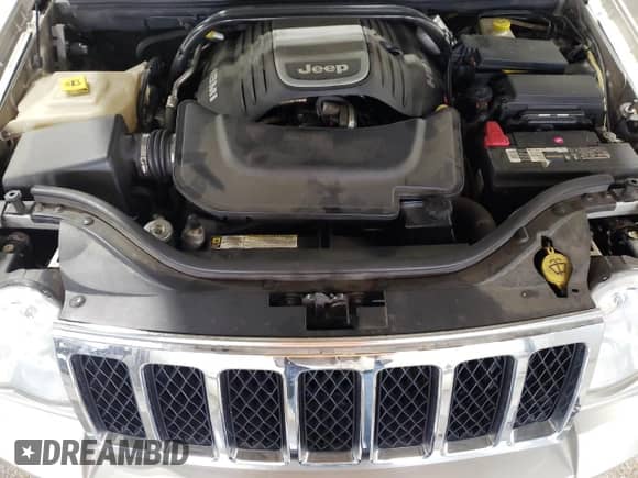 2008 Jeep Grand Cherokee Overland with VIN 1J8HR682X8C181435, listed as a Copart auction lot 60760605 with 137,522 mi miles and Clean title. Bid and sale history available at DreamBid. Image 12.