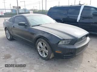 2014 Ford Mustang V6 with VIN 1ZVBP8AM7E5284545, listed as a IAAI auction lot 43515064 with 135,437 mi miles and . Bid and sale history available at DreamBid. Image 1.